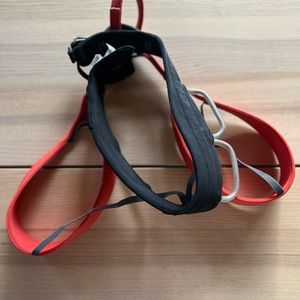 Black diamond solution harness size small, black diamond chalk bag, cellphone
